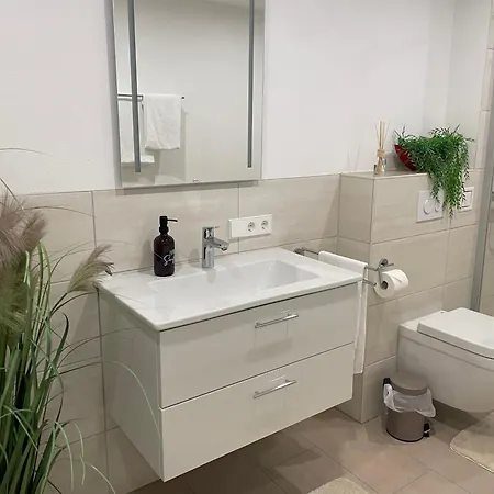 Neu Umgebaute Seefried Apartmán *